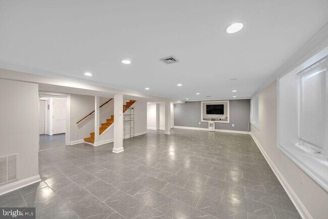 Building Photo - 5306 Bradley Blvd