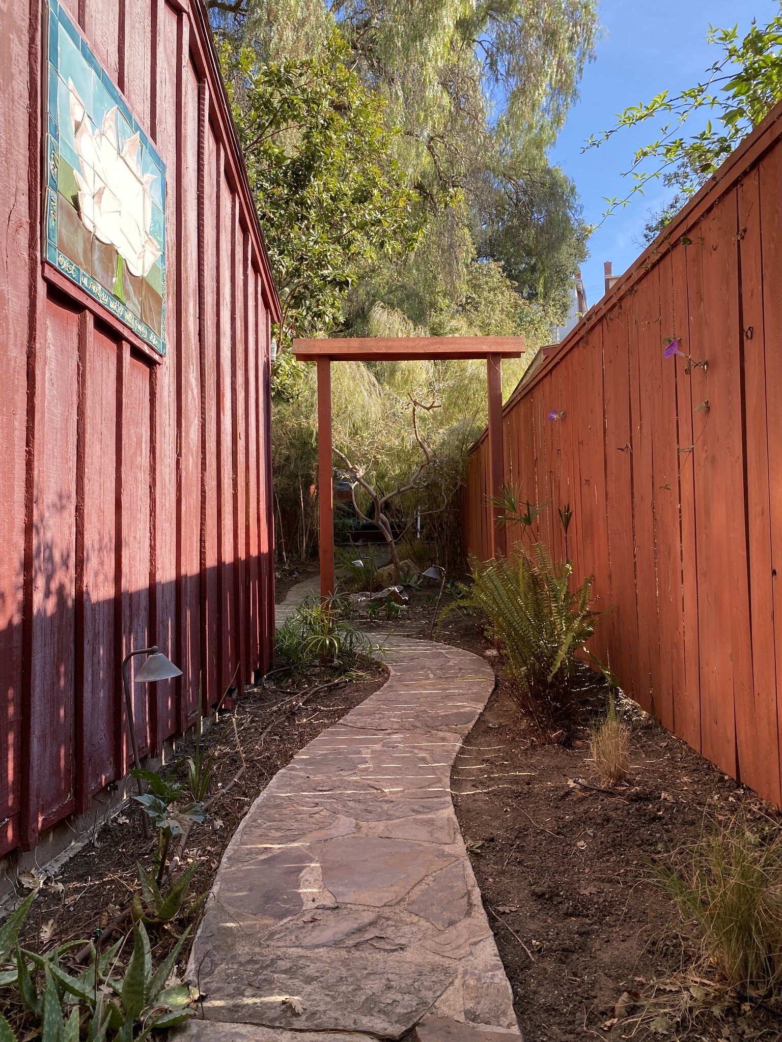 Path to back yard - 554 Paige Ln