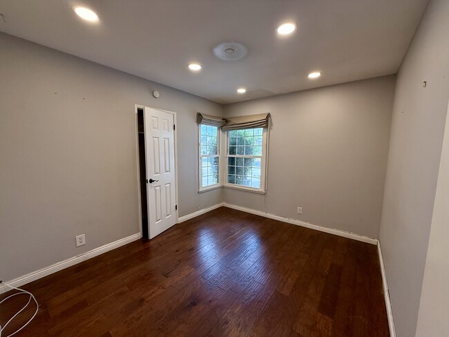 Building Photo - 16412 Bahama St