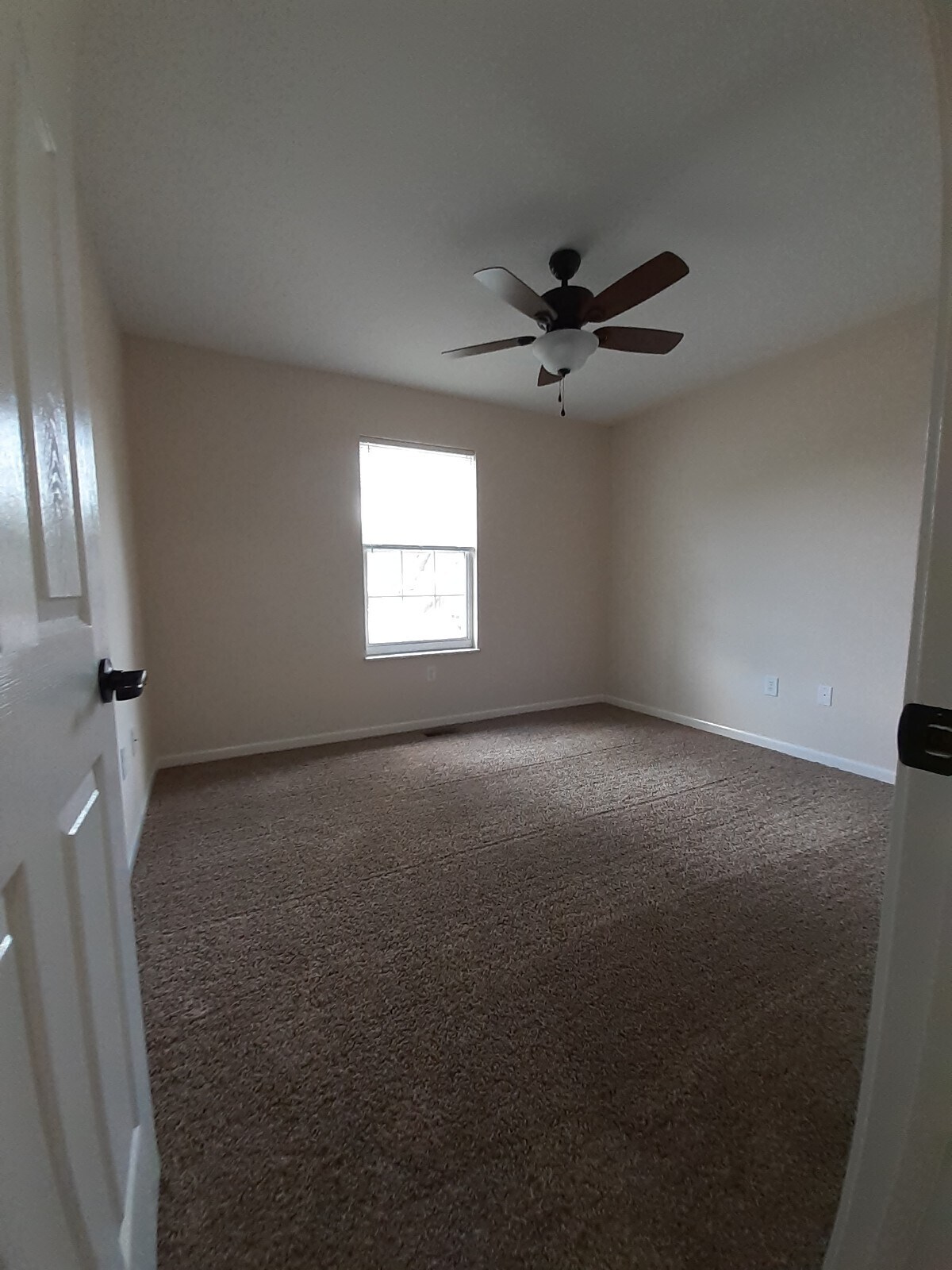 Building Photo - 632 High School St