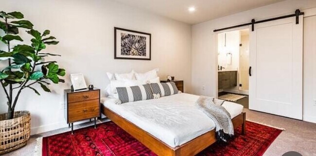 Building Photo - 327 S 700 E