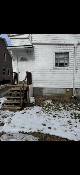 Building Photo - 604 E Buchtel Ave