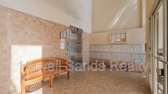 Building Photo - 1710 Punahou St