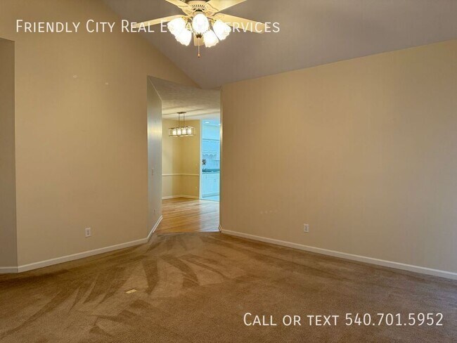 Building Photo - Beautiful Duplex at Spring Oaks