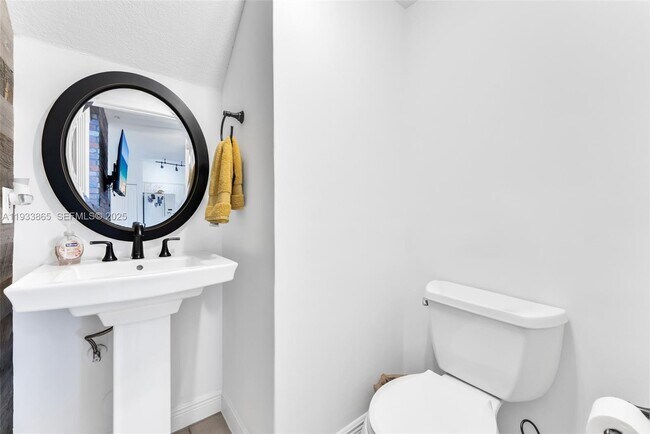 Building Photo - 12925 SW 49th Ct