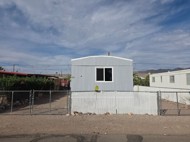 Building Photo - Newly Remodeled 2 bed/2 bath Manufactured Home with covered patio in BHC!