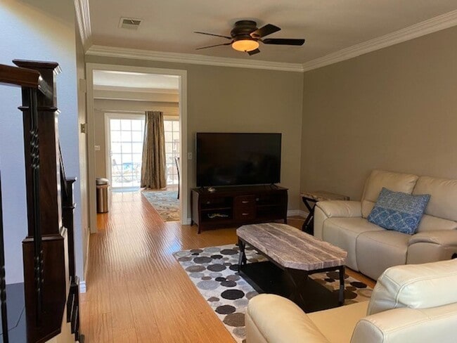 Building Photo - Welcome to the beautiful neighborhood of W...