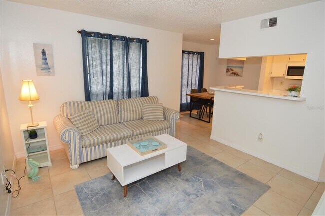 Building Photo - 8625 Mallard Reserve Dr