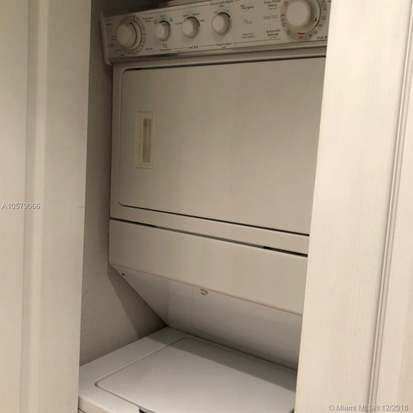 Building Photo - 270 Captains Walk