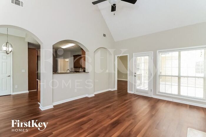 Building Photo - 917 Needletop Ct