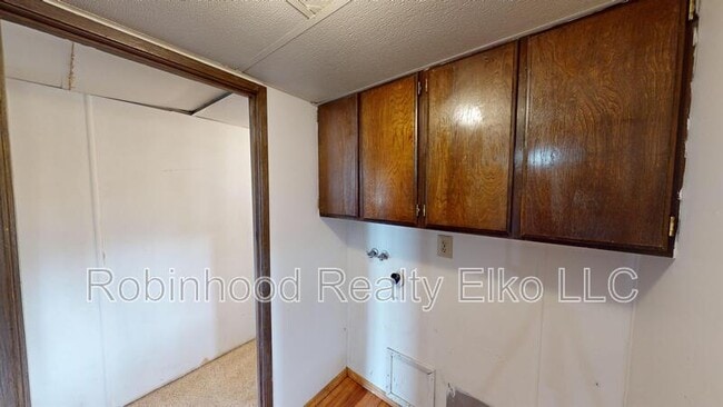 Building Photo - 417 Brent Ln