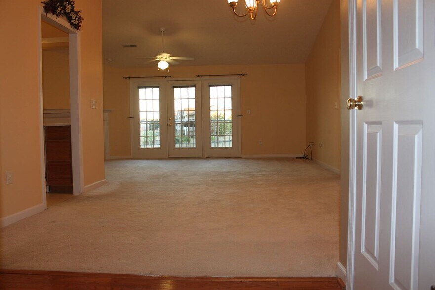 Dining room & Living room - 5628 Harbourwatch Way