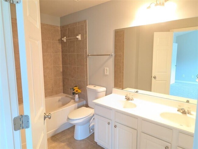 Building Photo - 1010 Prestwyck Ct