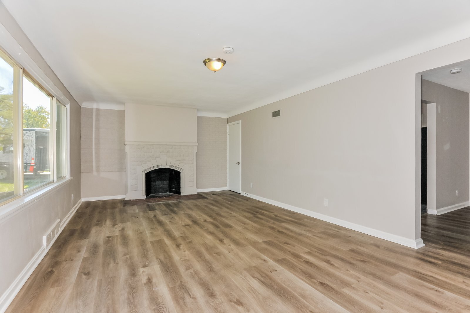 Building Photo - 327 Wedge Dr