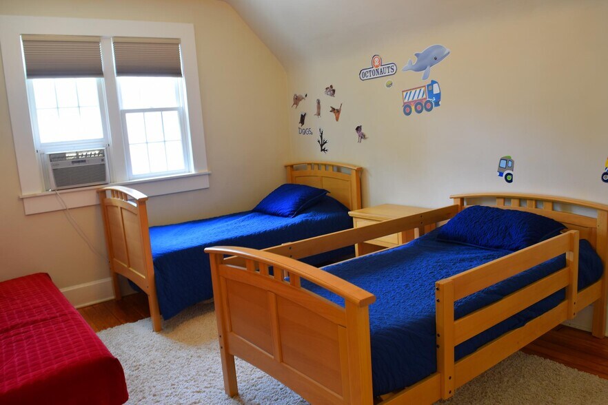 Building Photo - 136 Shawnee Pl