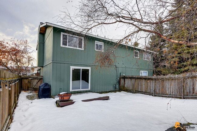 Building Photo - South Anchorage Townhouse for Rent