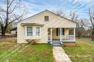 Building Photo - 4204 20th St NE
