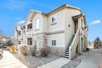 Building Photo - 2 bedroom condo in gated community