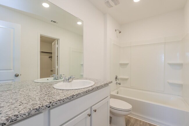 Building Photo - 10515 McClintock Dr