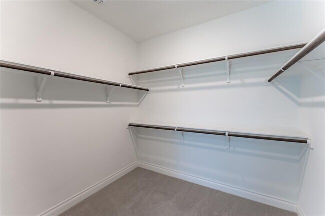 Building Photo - 152 Limestone Dr
