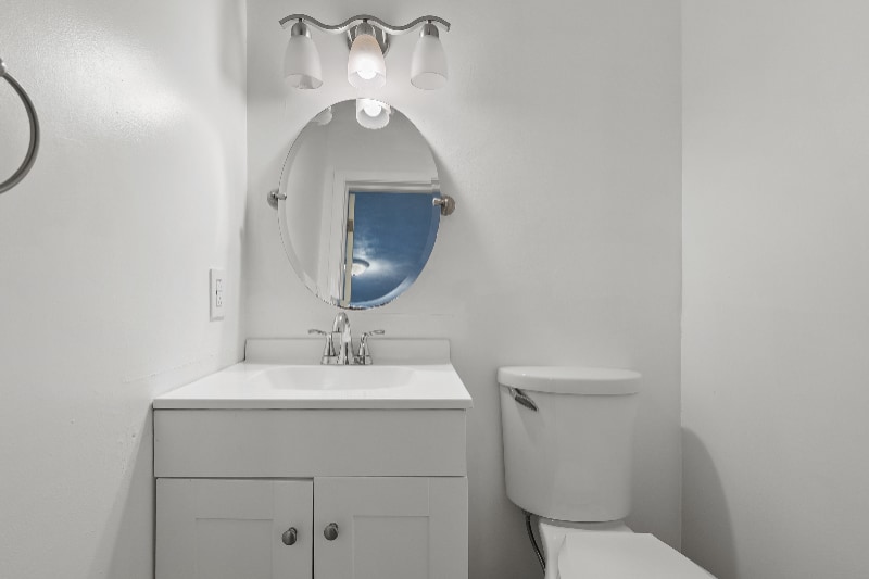 Building Photo - 423 Cornell Dr