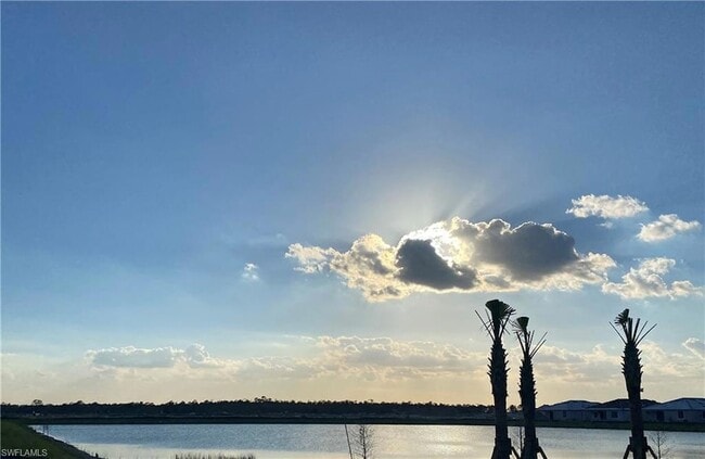 Building Photo - 18347 Ridgeline Dr