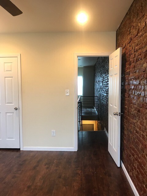 Building Photo - 2937 Weikel St