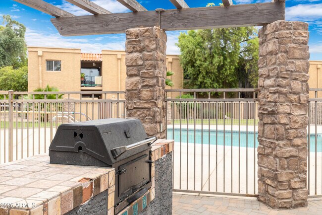 Building Photo - 7110 E Continental Dr