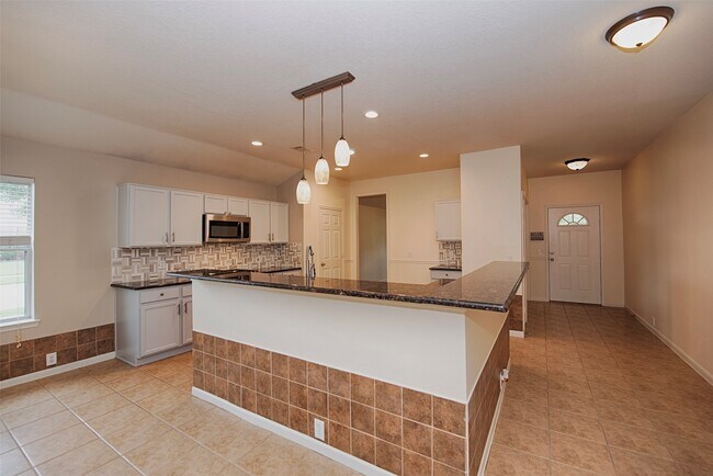 Building Photo - 2753 Foster Hill Dr