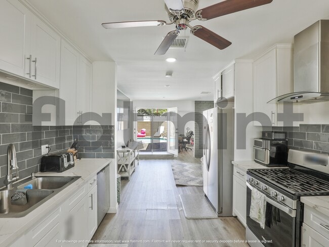 Building Photo - 3835 W 147th Pl