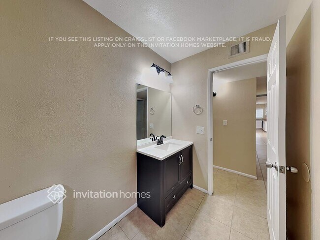 Building Photo - 9635 N 35th Ln