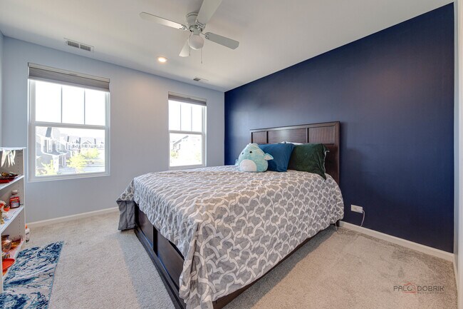 Building Photo - 573 Watercress Dr