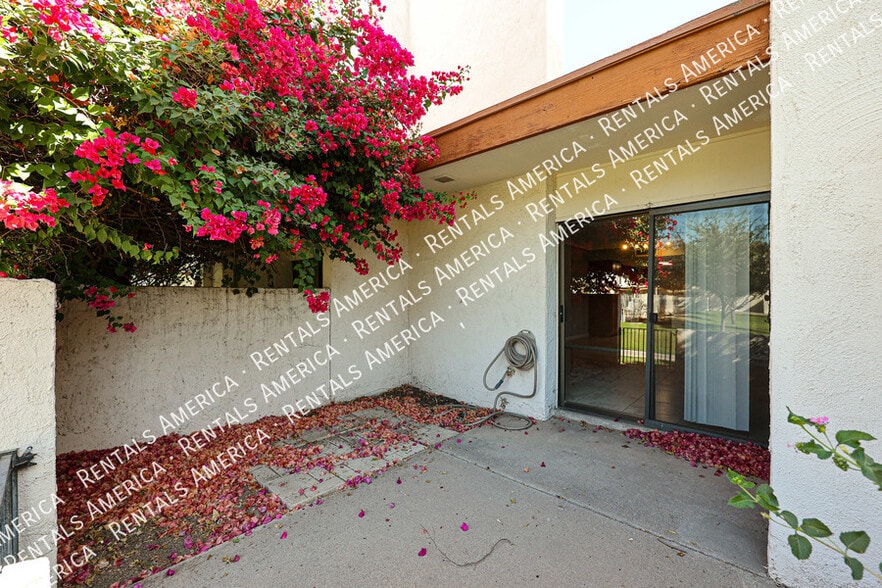 Building Photo - 3214 S El Camino Dr