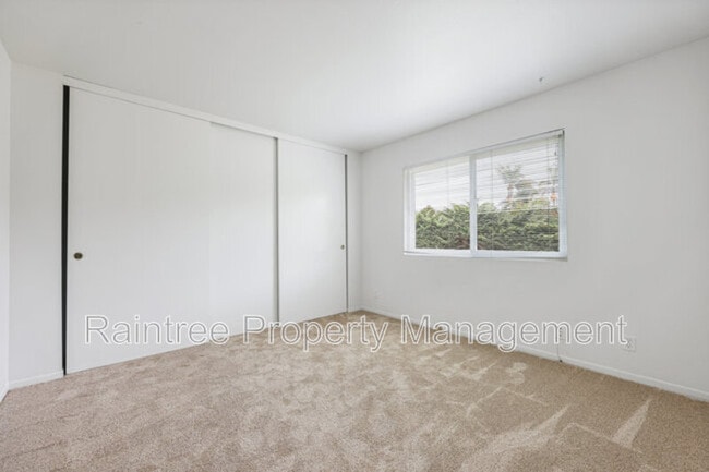 Building Photo - 1388 Hygeia Ave