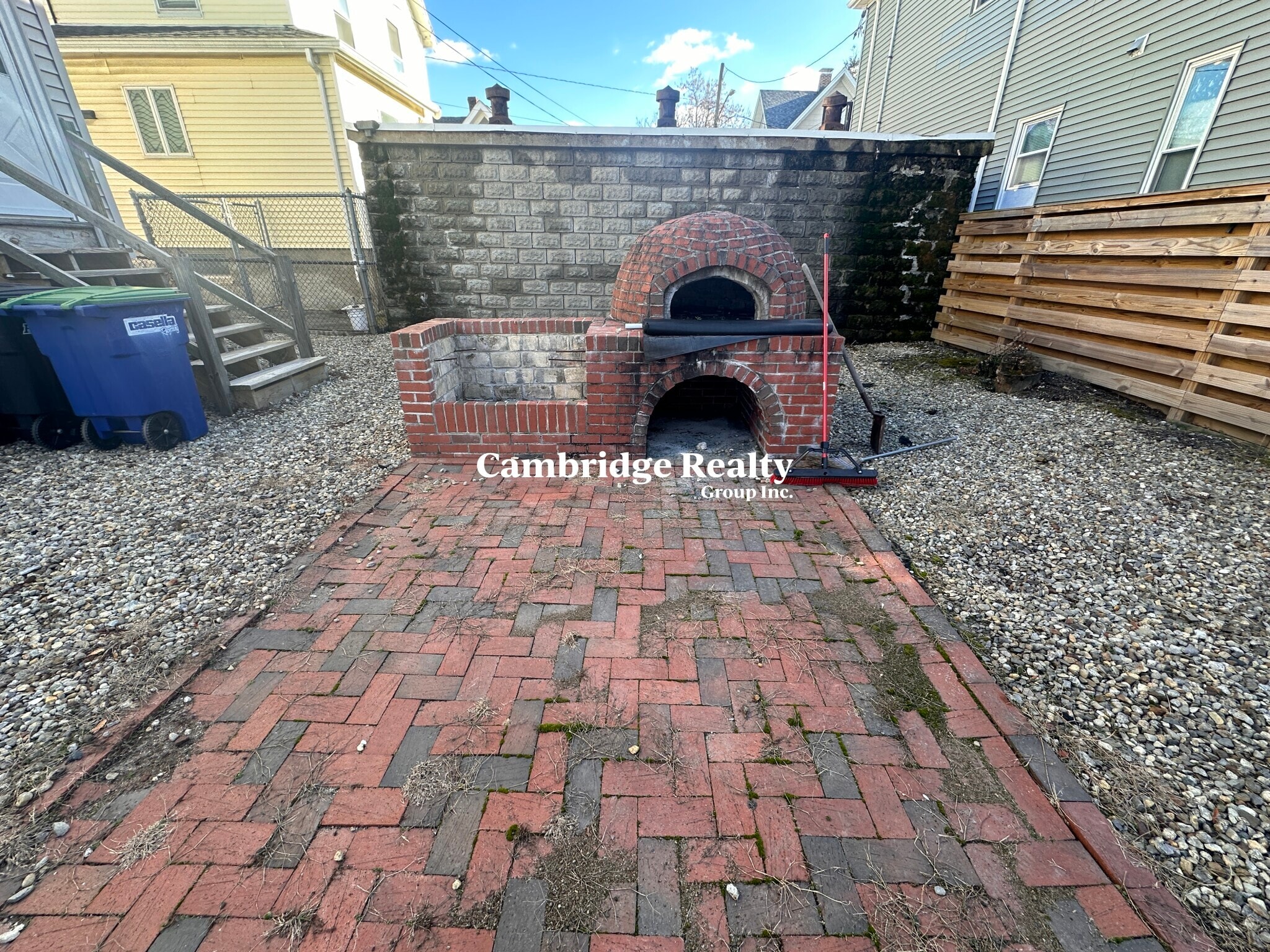 Building Photo - 374 Highland Ave