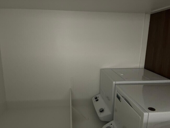 Building Photo - 5630 S Daisy Patch Pl