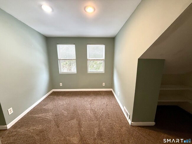 Building Photo - 42 Wells Ave