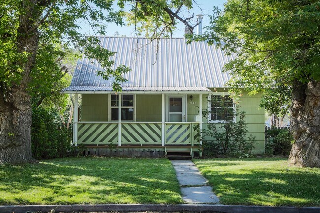Building Photo - Great 1 bed, 1 bath home