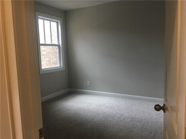 Building Photo - 5240 Cresslyn Rdg