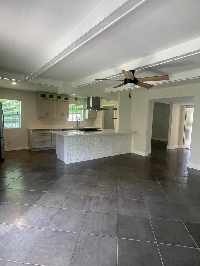 Building Photo - 4011 Ebbtide Dr