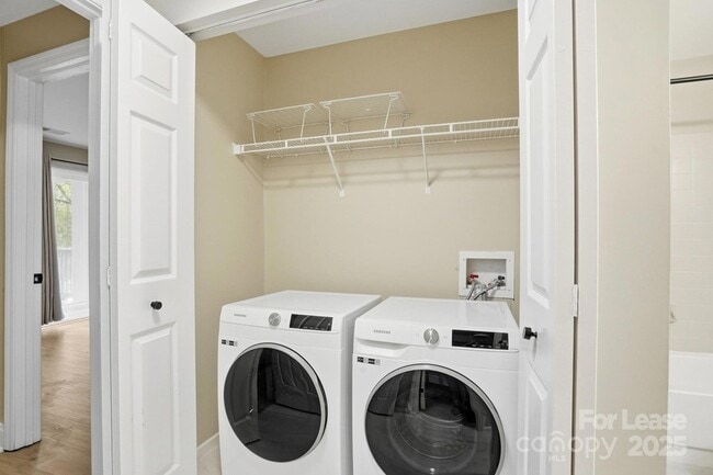 Building Photo - 2500 Cranbrook Ln