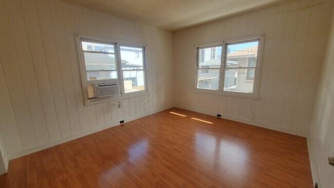 Building Photo - 1138 Kamaile St