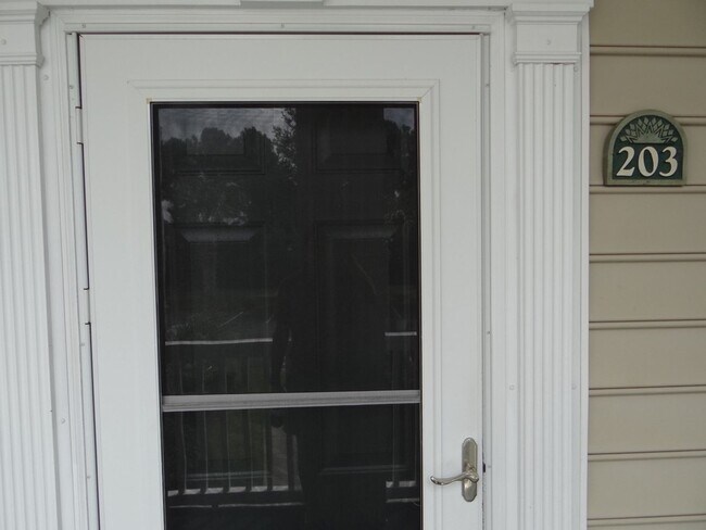 Primary Photo - Seasonal Rental Available 11/25/24-4/30/25...