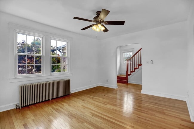 Building Photo - Charming & Upgraded 3BR Home in Arbutus wi...