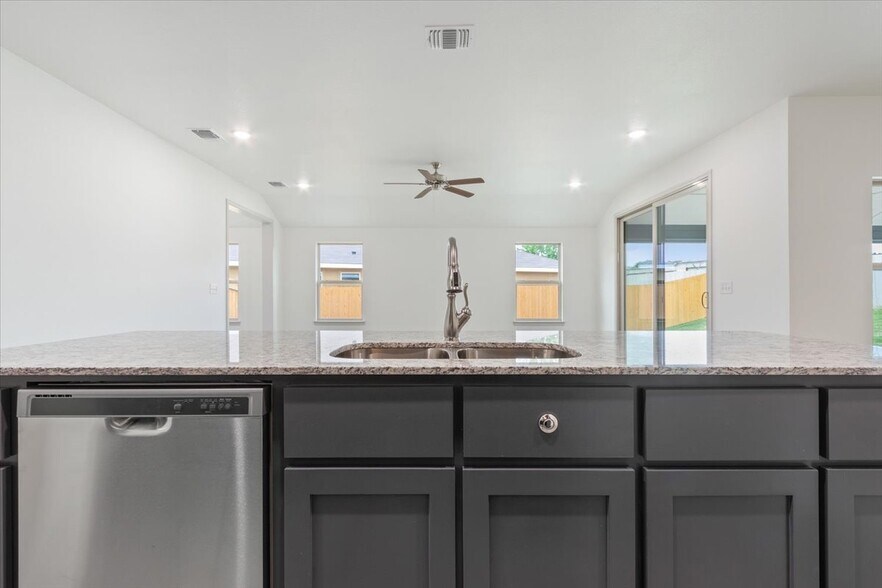 Building Photo - 797 Freedom Cir