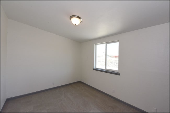 Building Photo - 10169 Dunbarton Dr