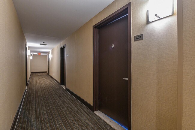 Building Photo - 800 Jackson St