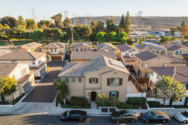 Building Photo - Gated Furnished townhouse in Monterey Park