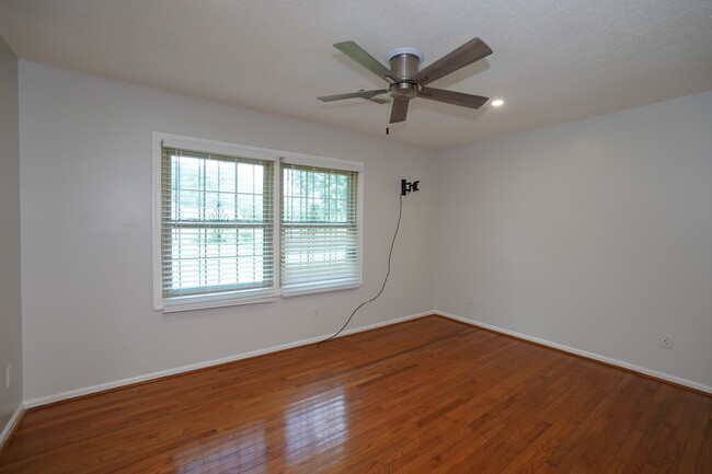 Building Photo - 505 Westchester Dr