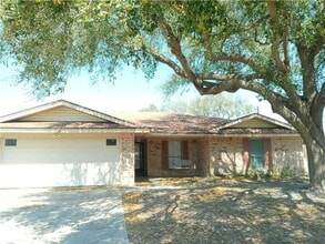 Building Photo - 538 Vega Dr